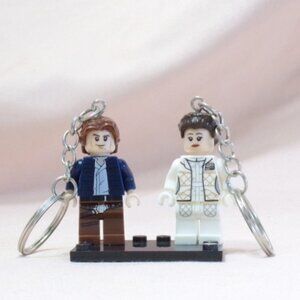 MINIFIGURE KEYCHAIN Star Wars- HAN SOLO PRINCESS LEIA +Stand Empire Strikes Back